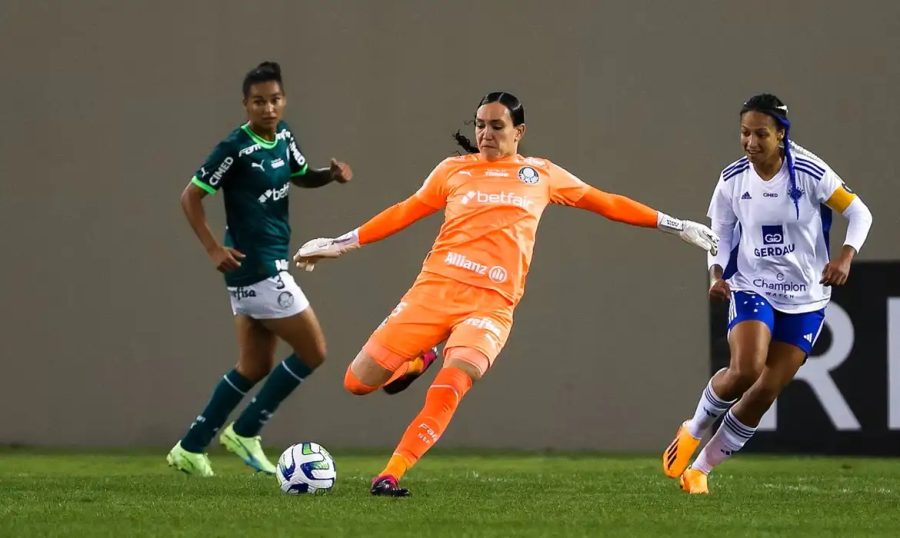 Palmeiras corta goleira titular Kate Tapia da Libertadores